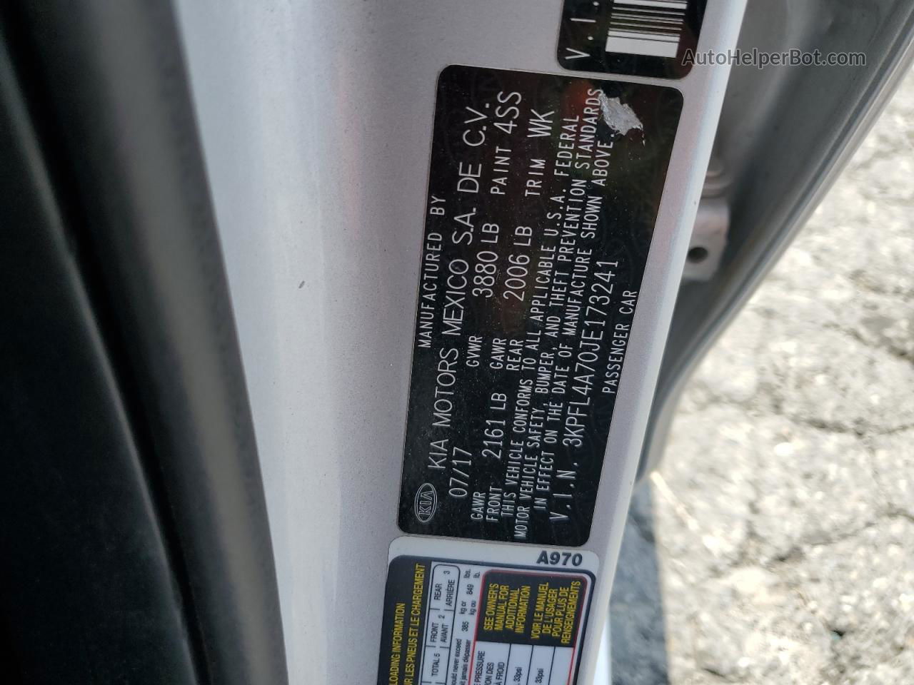 2018 Kia Forte Lx Silver vin: 3KPFL4A70JE173241