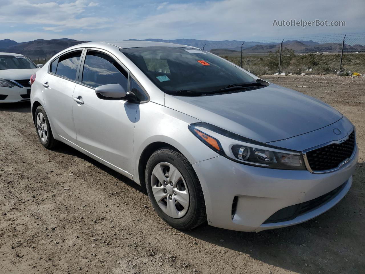 2018 Kia Forte Lx Silver vin: 3KPFL4A70JE193585