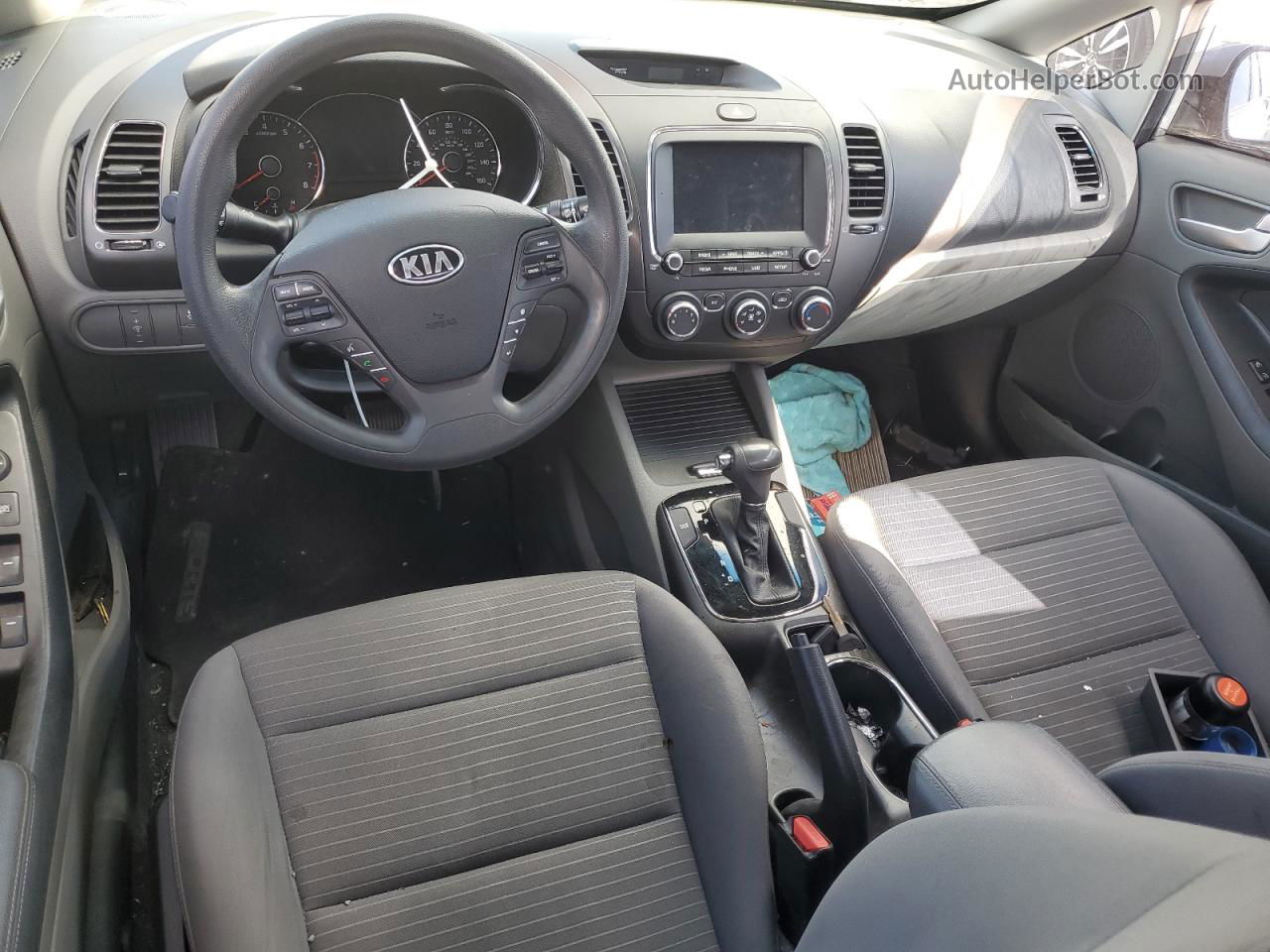 2018 Kia Forte Lx Silver vin: 3KPFL4A70JE193585