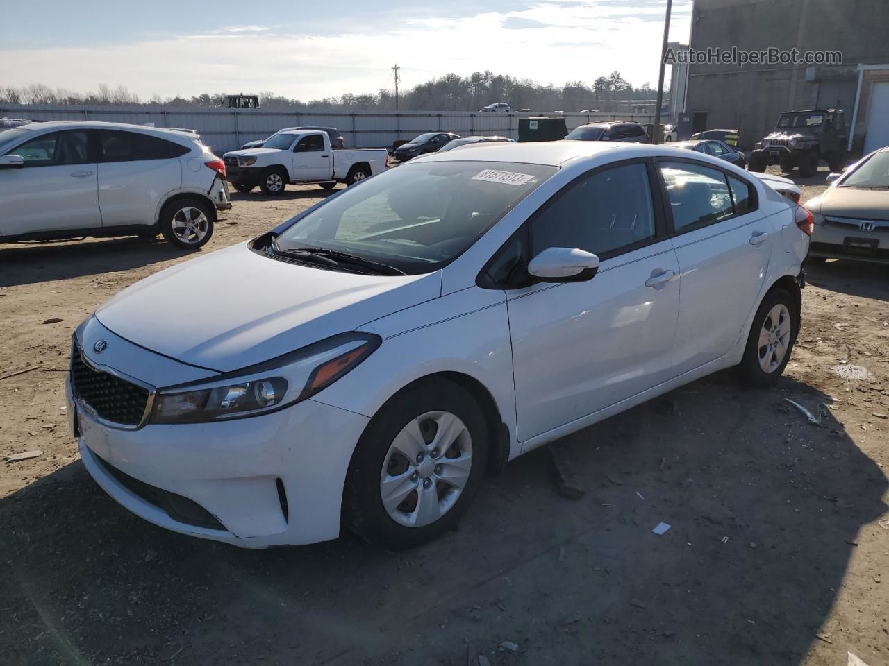 2018 Kia Forte Lx White vin: 3KPFL4A70JE209655