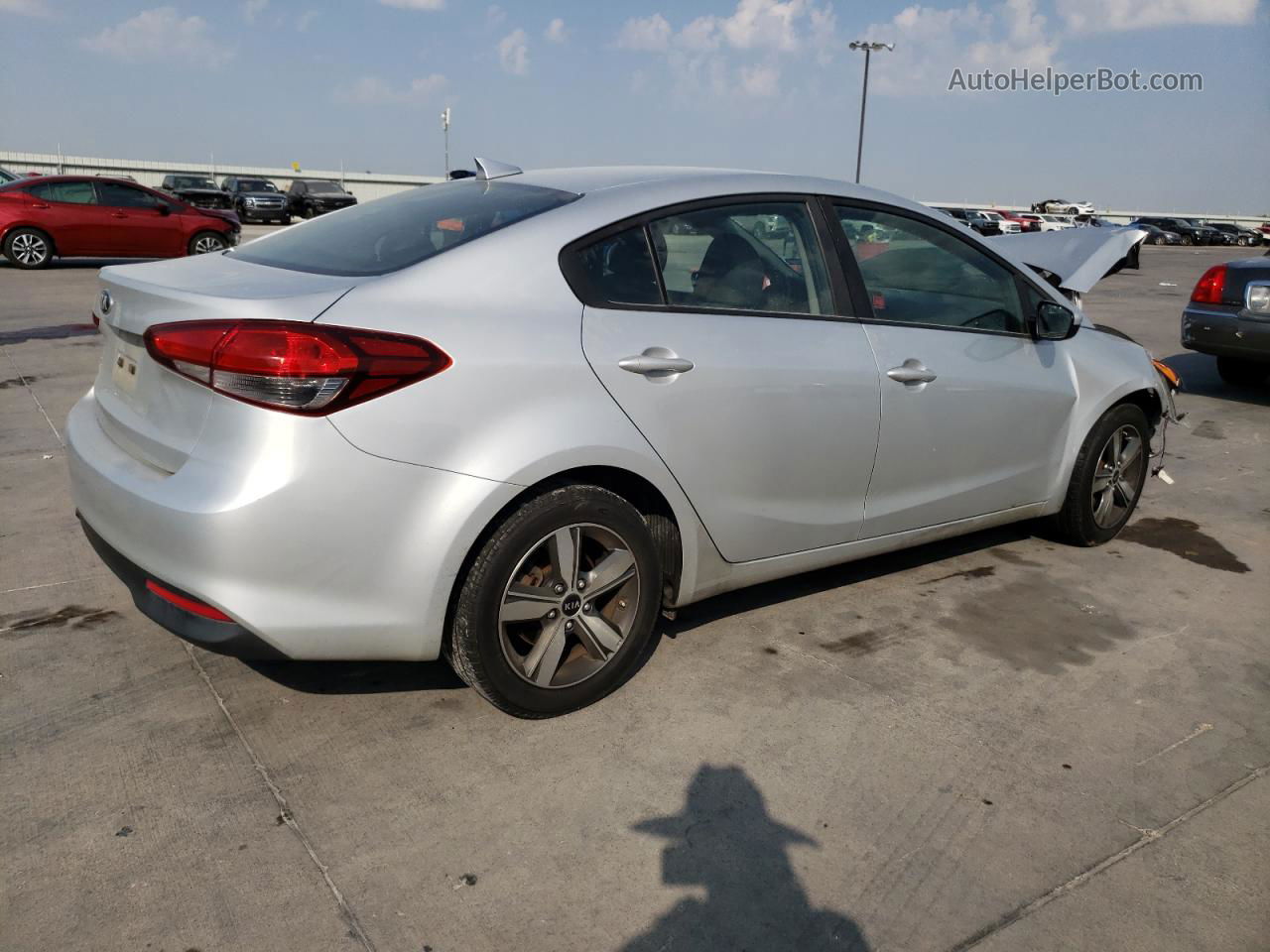 2018 Kia Forte Lx Серебряный vin: 3KPFL4A70JE226035