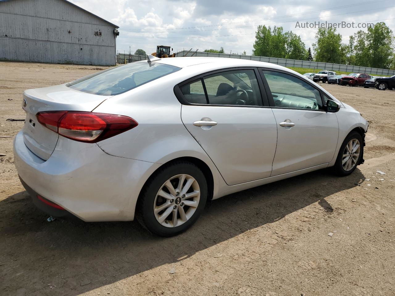 2017 Kia Forte Lx Silver vin: 3KPFL4A71HE153011