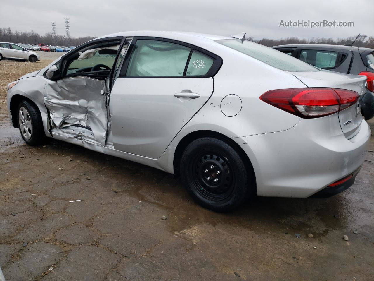 2017 Kia Forte Lx Silver vin: 3KPFL4A72HE081140