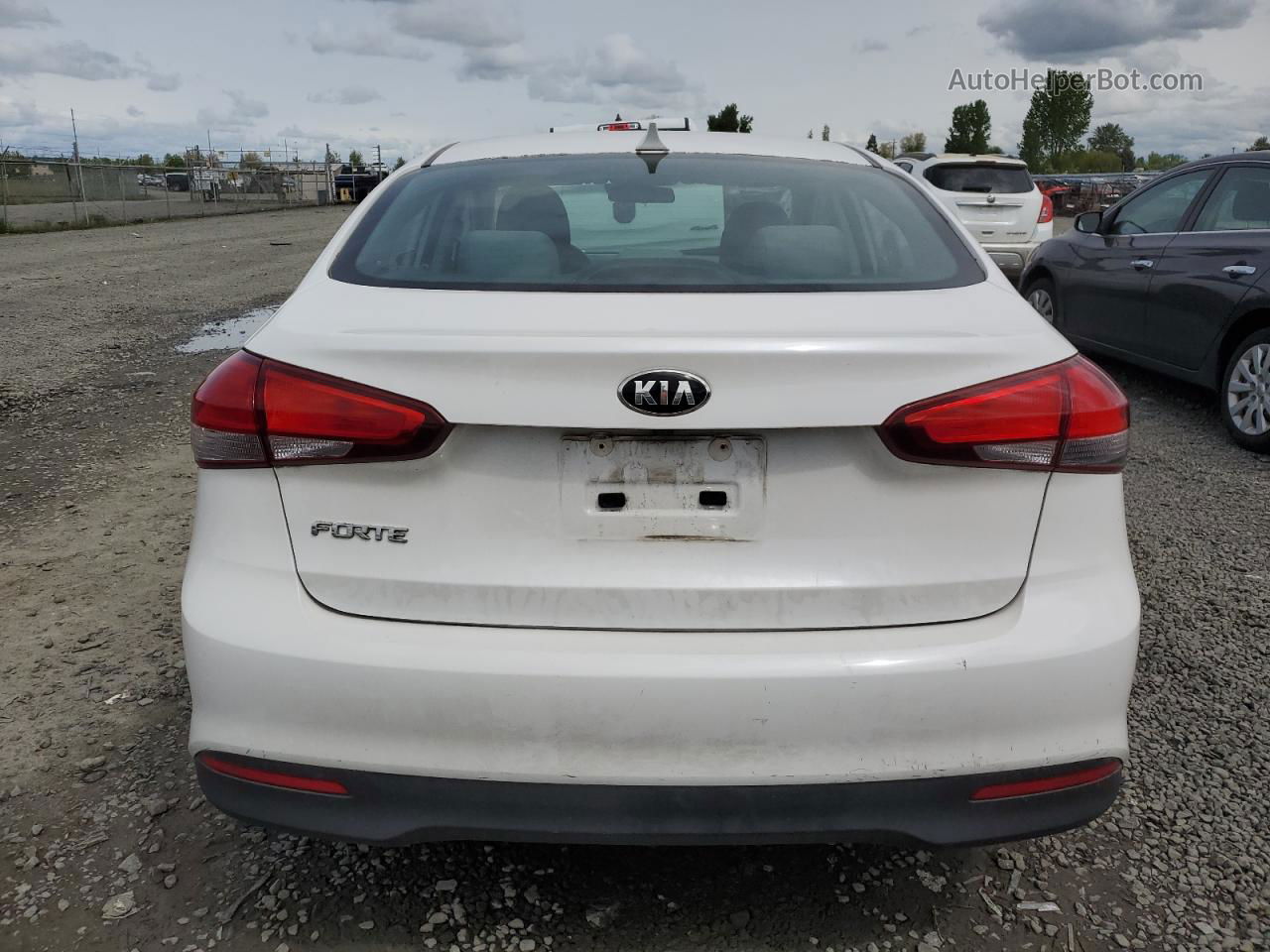 2017 Kia Forte Lx White vin: 3KPFL4A72HE083034