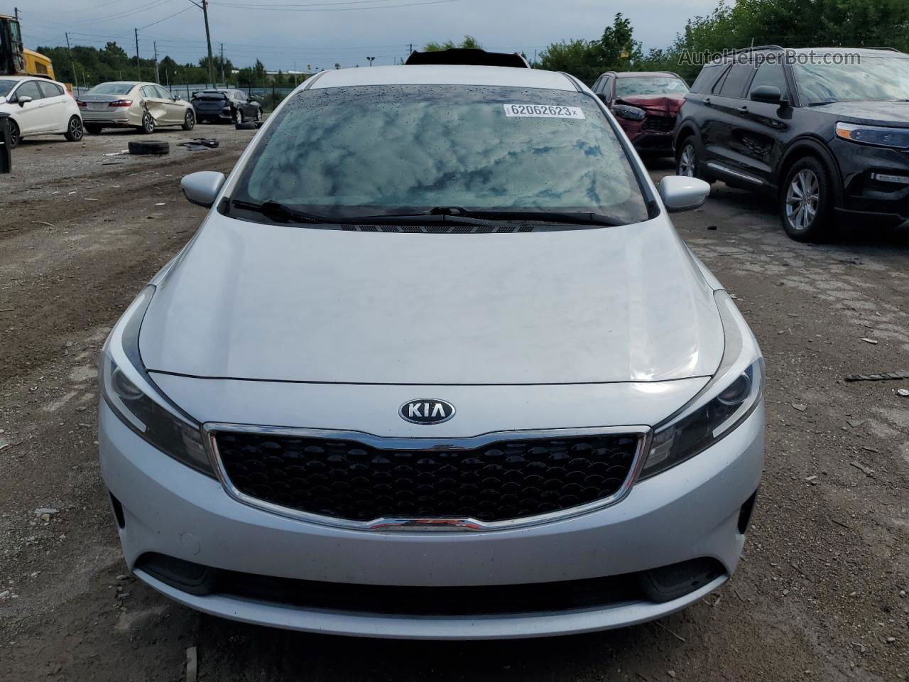 2017 Kia Forte Lx Silver vin: 3KPFL4A72HE093952