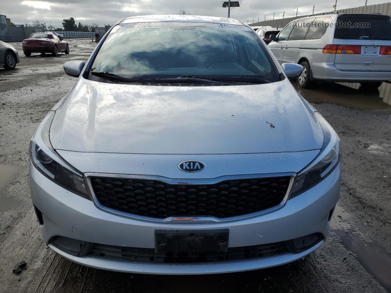 2018 Kia Forte Lx Silver vin: 3KPFL4A72JE195189