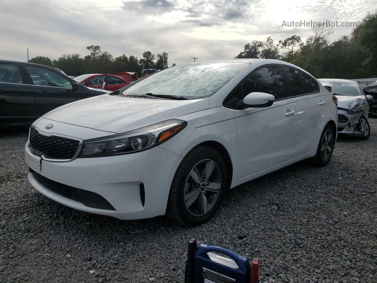 2018 Kia Forte Lx Белый vin: 3KPFL4A72JE237070