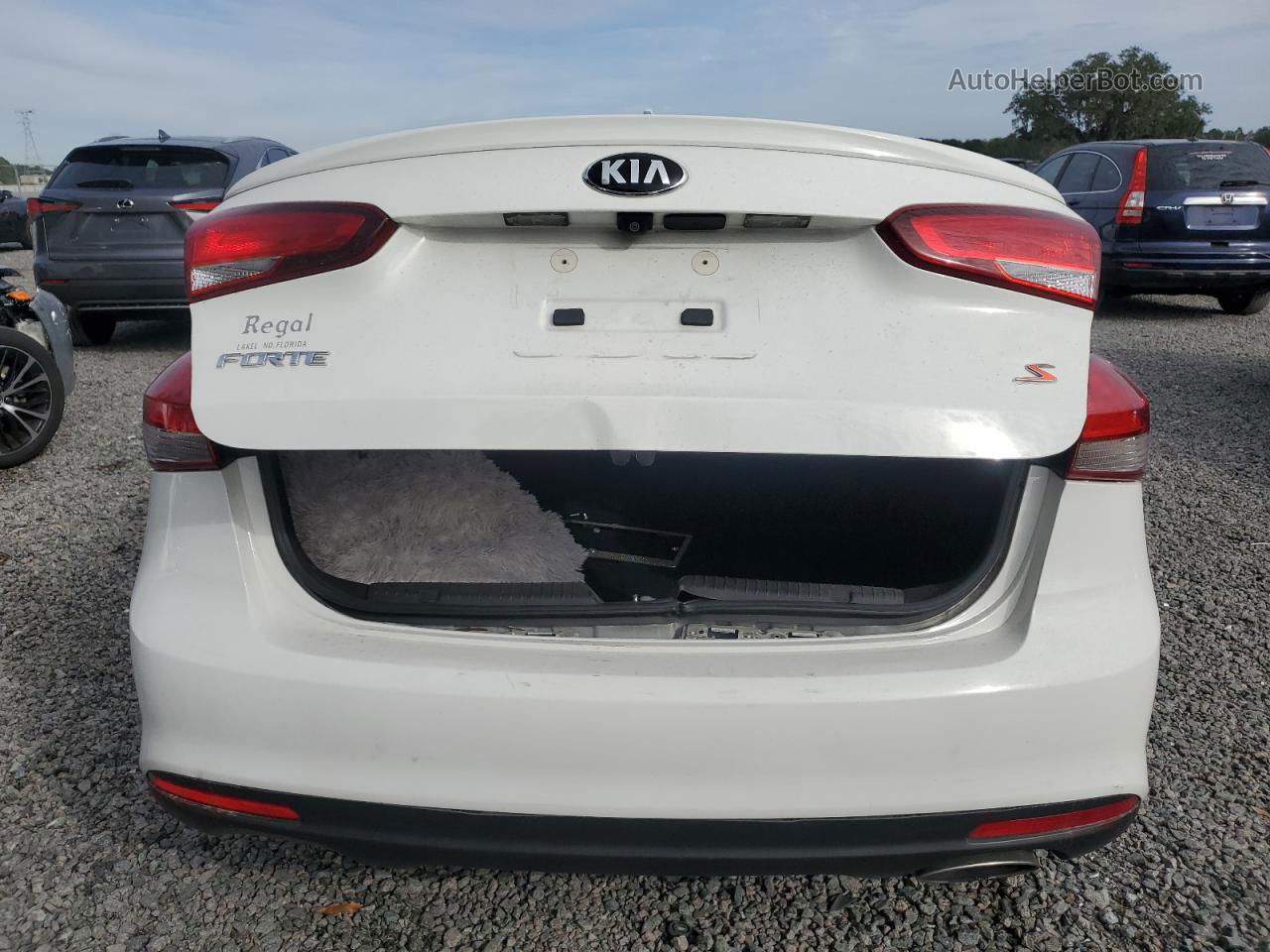 2018 Kia Forte Lx Белый vin: 3KPFL4A72JE237070