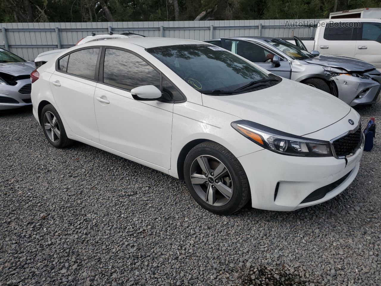 2018 Kia Forte Lx White vin: 3KPFL4A72JE237070