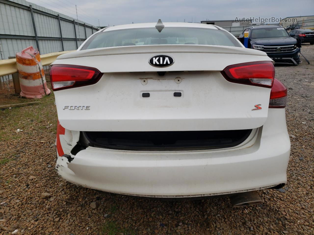 2018 Kia Forte Lx Белый vin: 3KPFL4A72JE239966