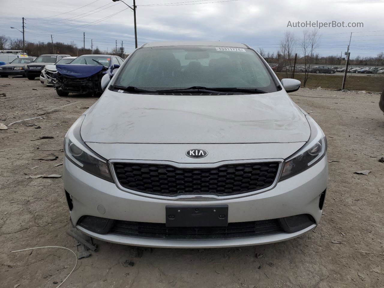 2018 Kia Forte Lx Silver vin: 3KPFL4A72JE243466