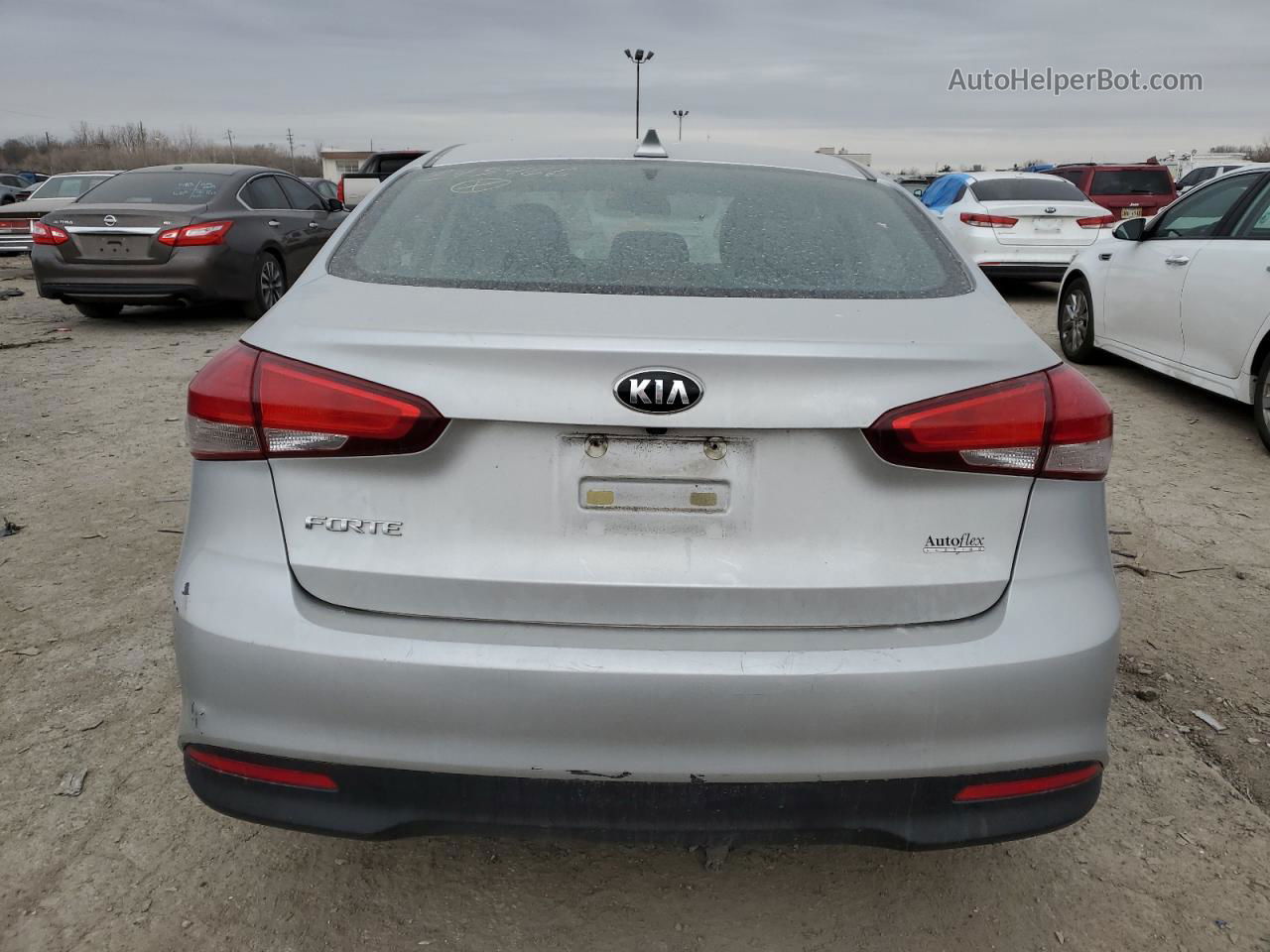 2018 Kia Forte Lx Silver vin: 3KPFL4A72JE243466