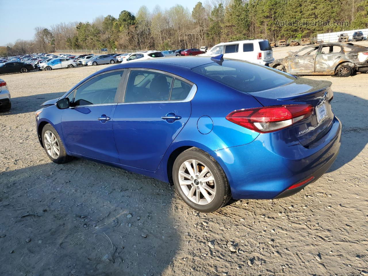 2017 Kia Forte Lx Синий vin: 3KPFL4A73HE043108