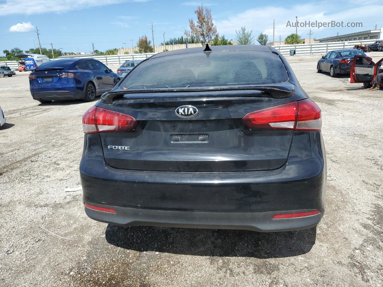 2017 Kia Forte Lx Черный vin: 3KPFL4A73HE138882