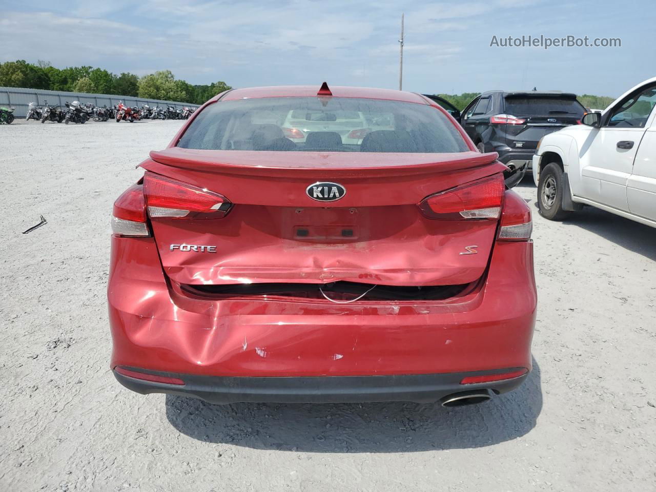 2018 Kia Forte Lx Red vin: 3KPFL4A73JE255416