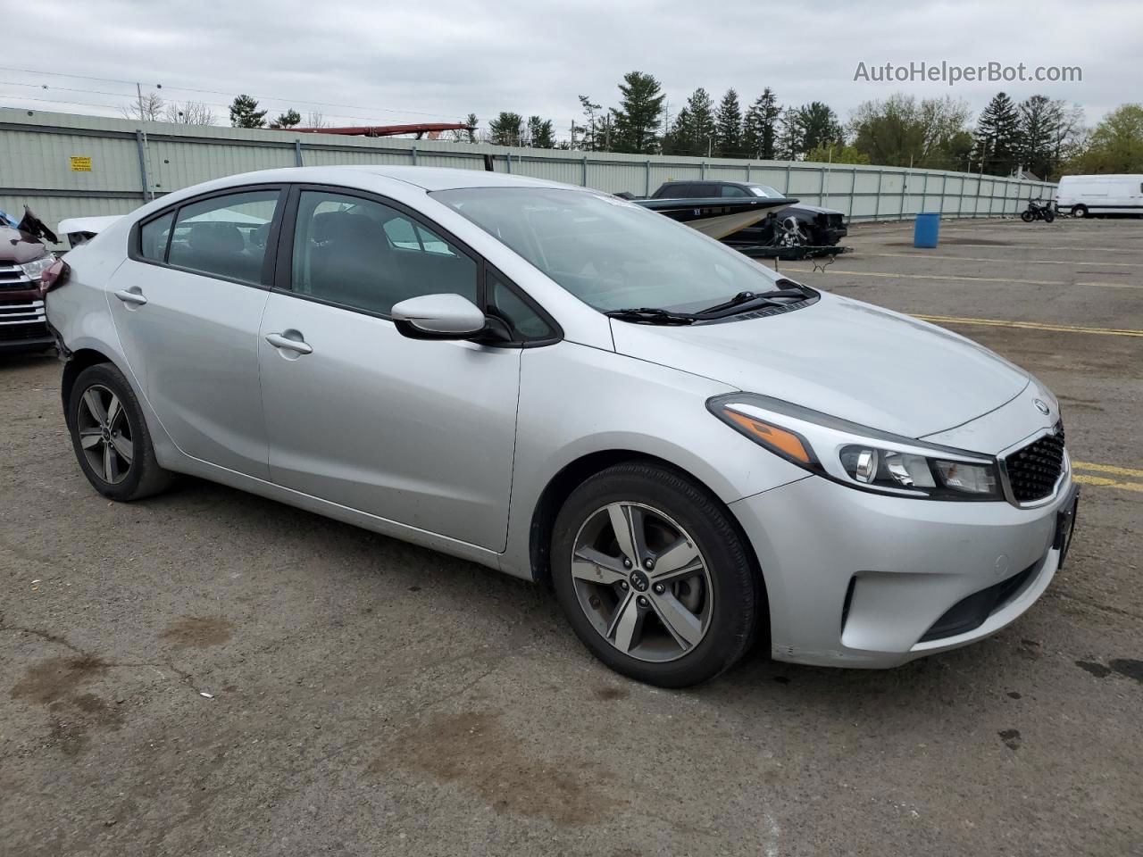 2018 Kia Forte Lx Silver vin: 3KPFL4A73JE259983