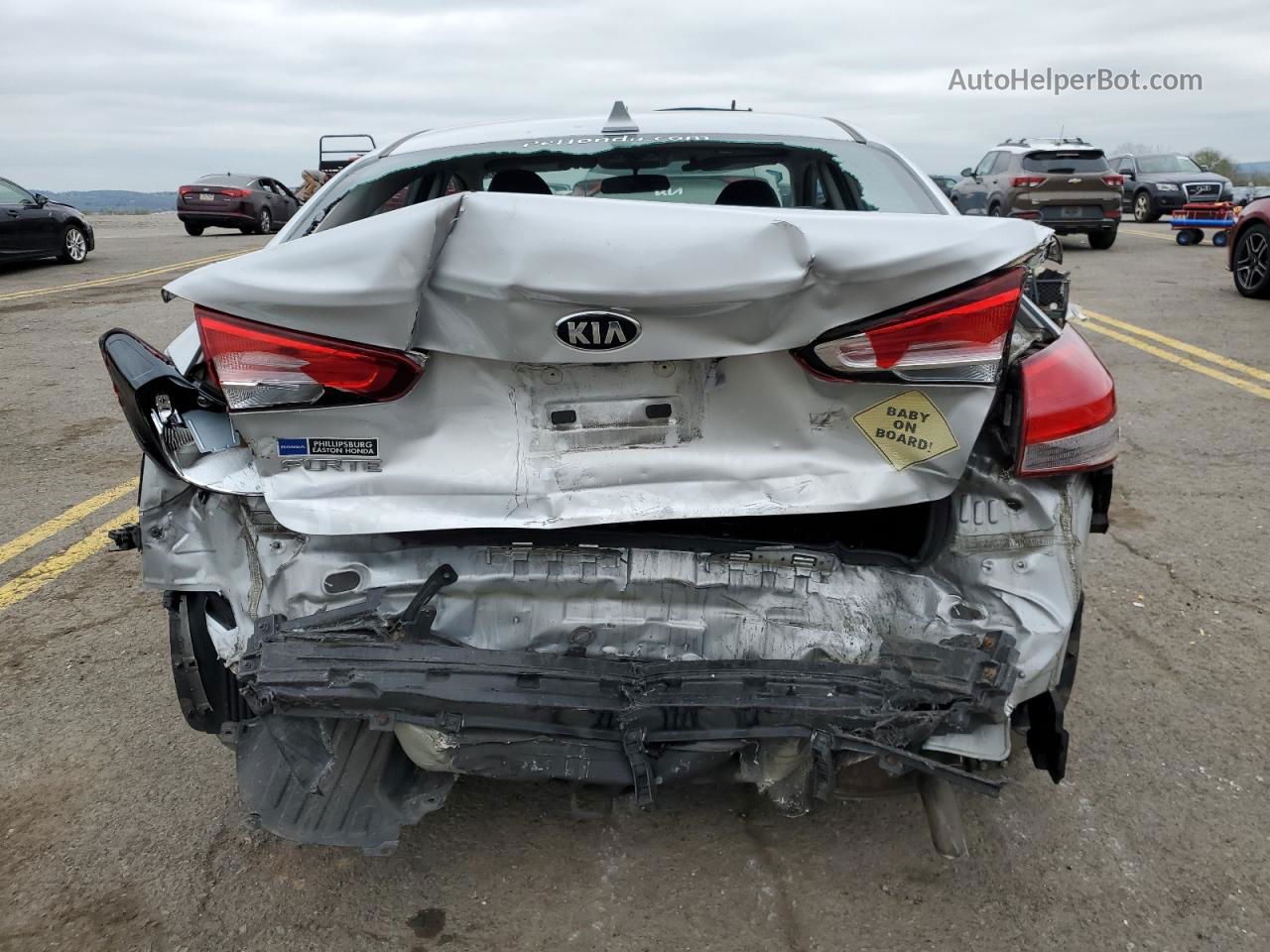 2018 Kia Forte Lx Silver vin: 3KPFL4A73JE259983