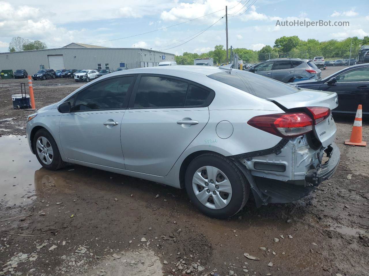 2018 Kia Forte Lx Silver vin: 3KPFL4A73JE262236