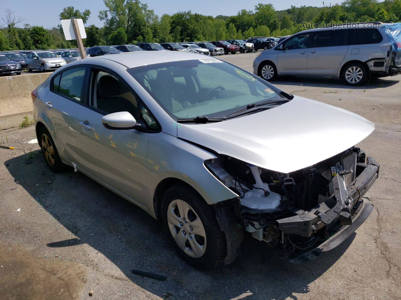 2017 Kia Forte Lx Silver vin: 3KPFL4A74HE064128