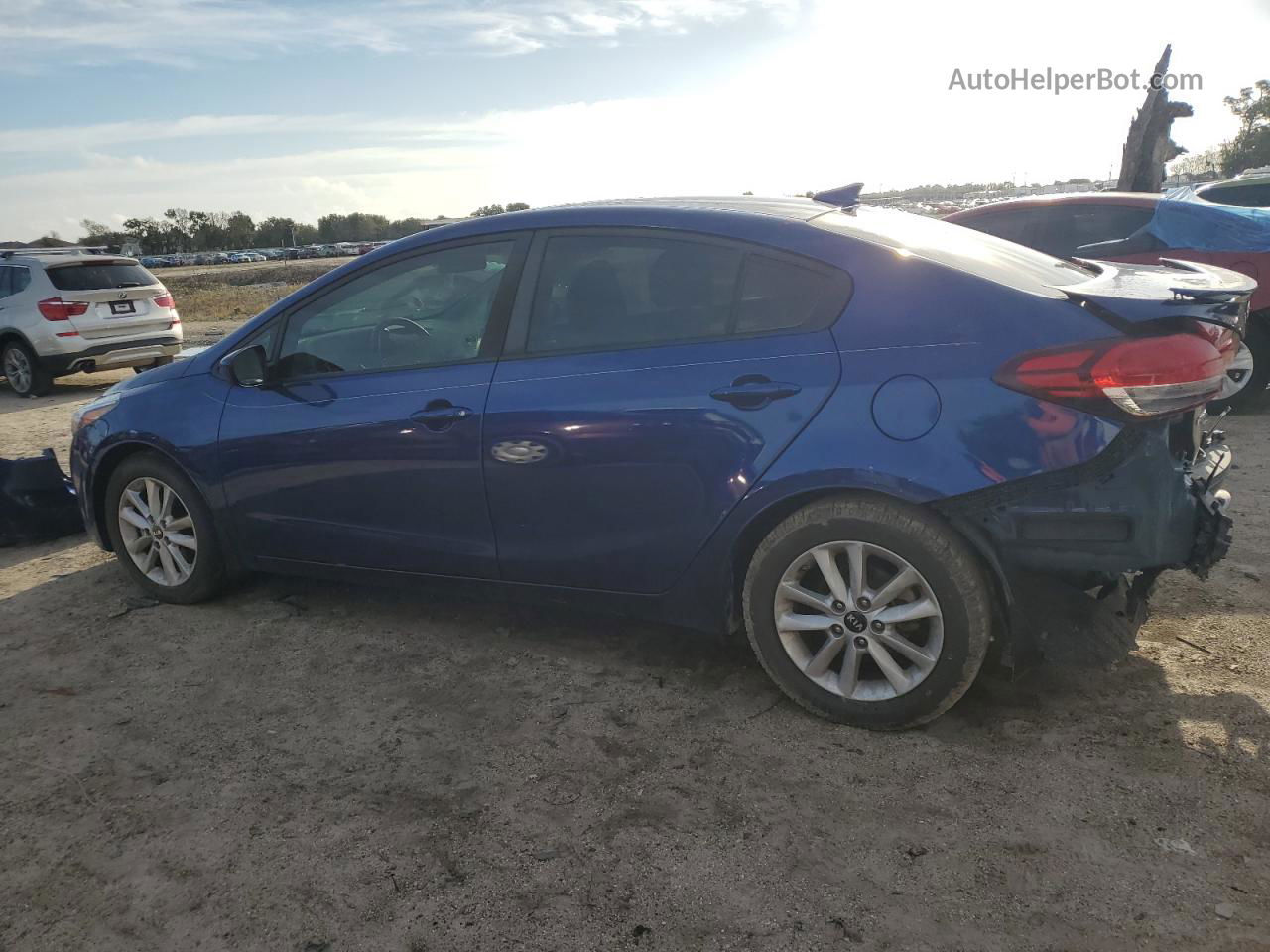 2017 Kia Forte Lx Blue vin: 3KPFL4A74HE142942