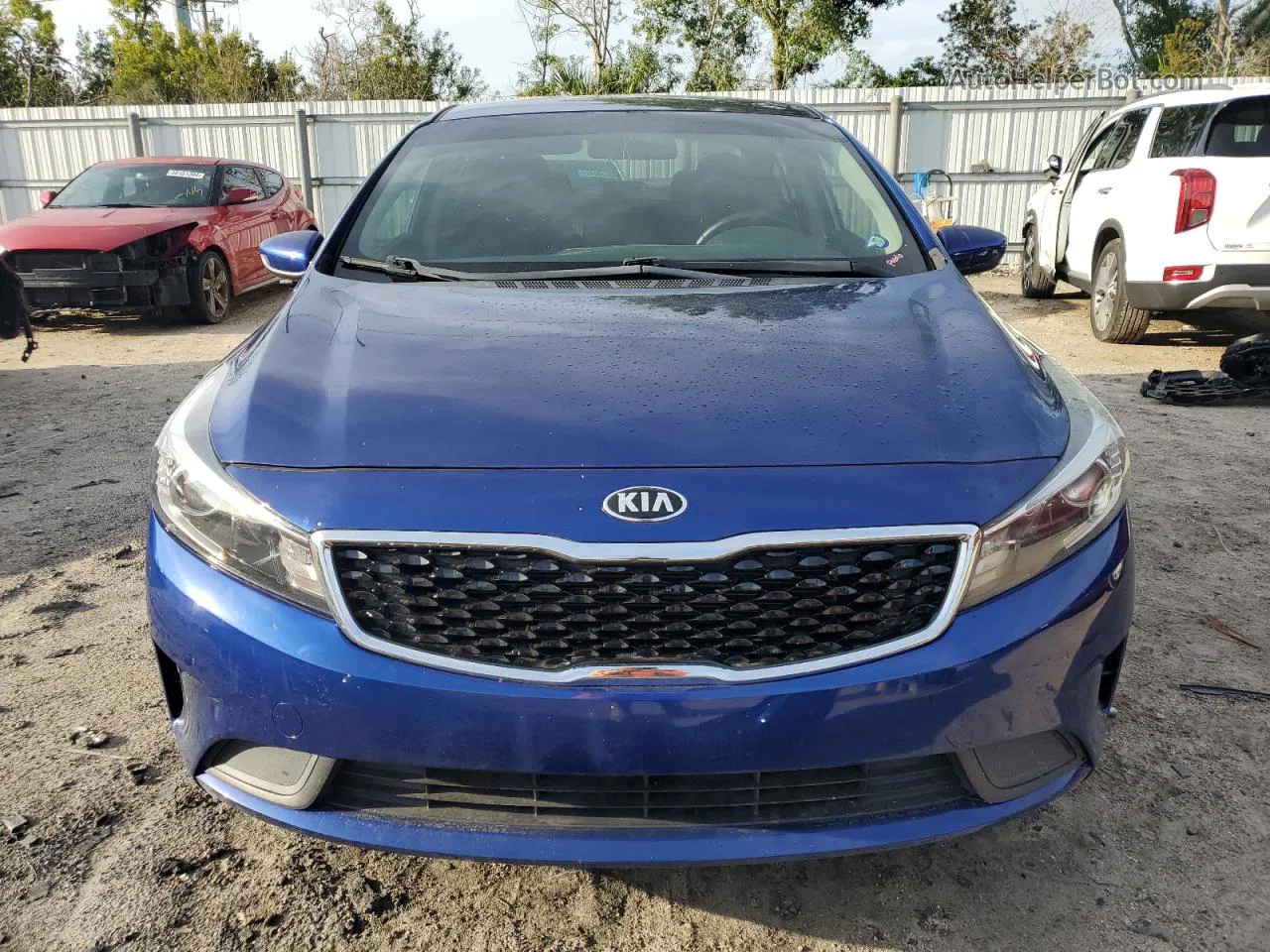 2017 Kia Forte Lx Синий vin: 3KPFL4A74HE142942