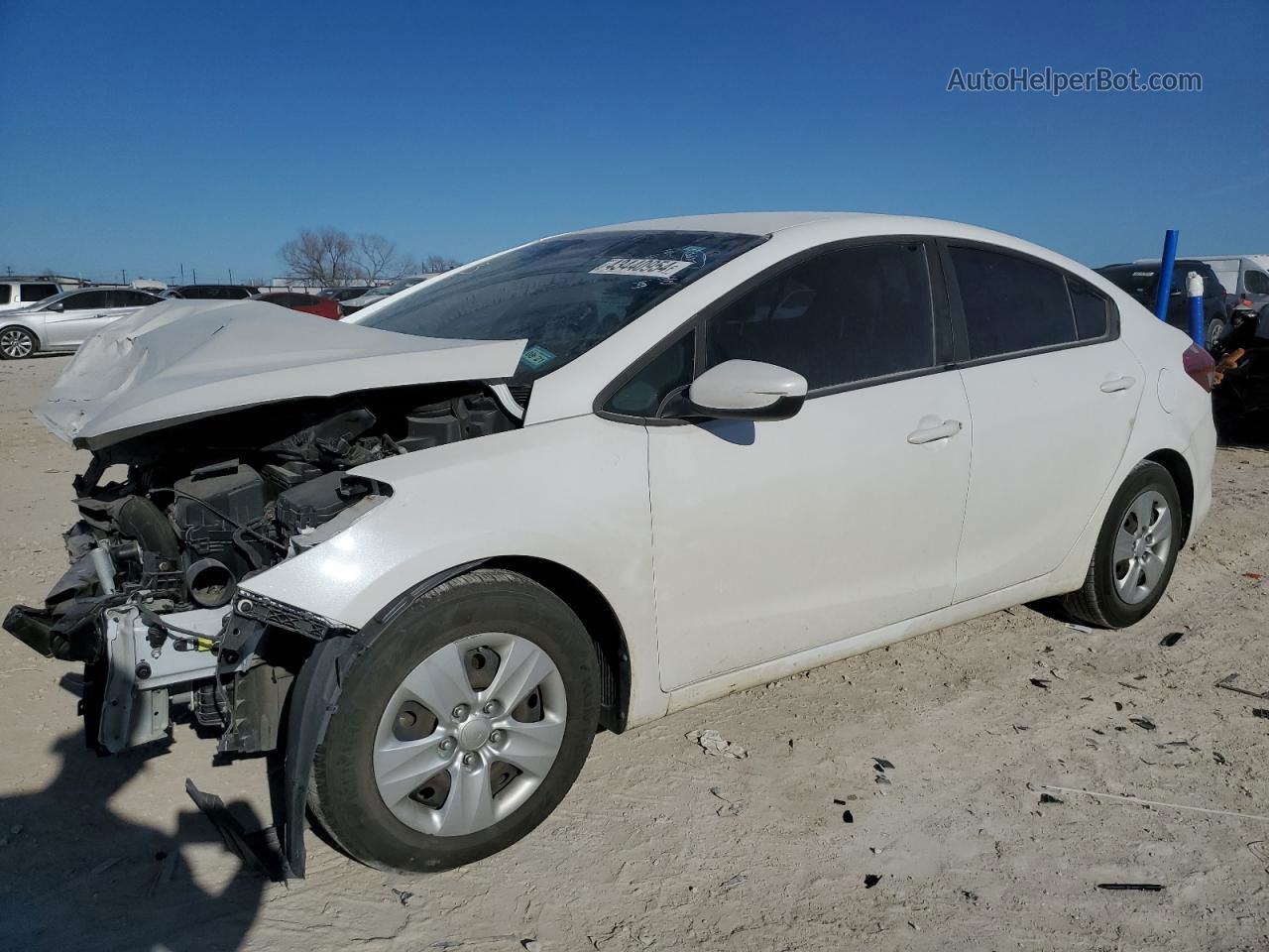 2018 Kia Forte Lx White vin: 3KPFL4A74JE241153