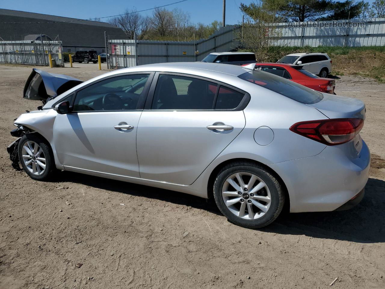 2017 Kia Forte Lx Silver vin: 3KPFL4A75HE012975