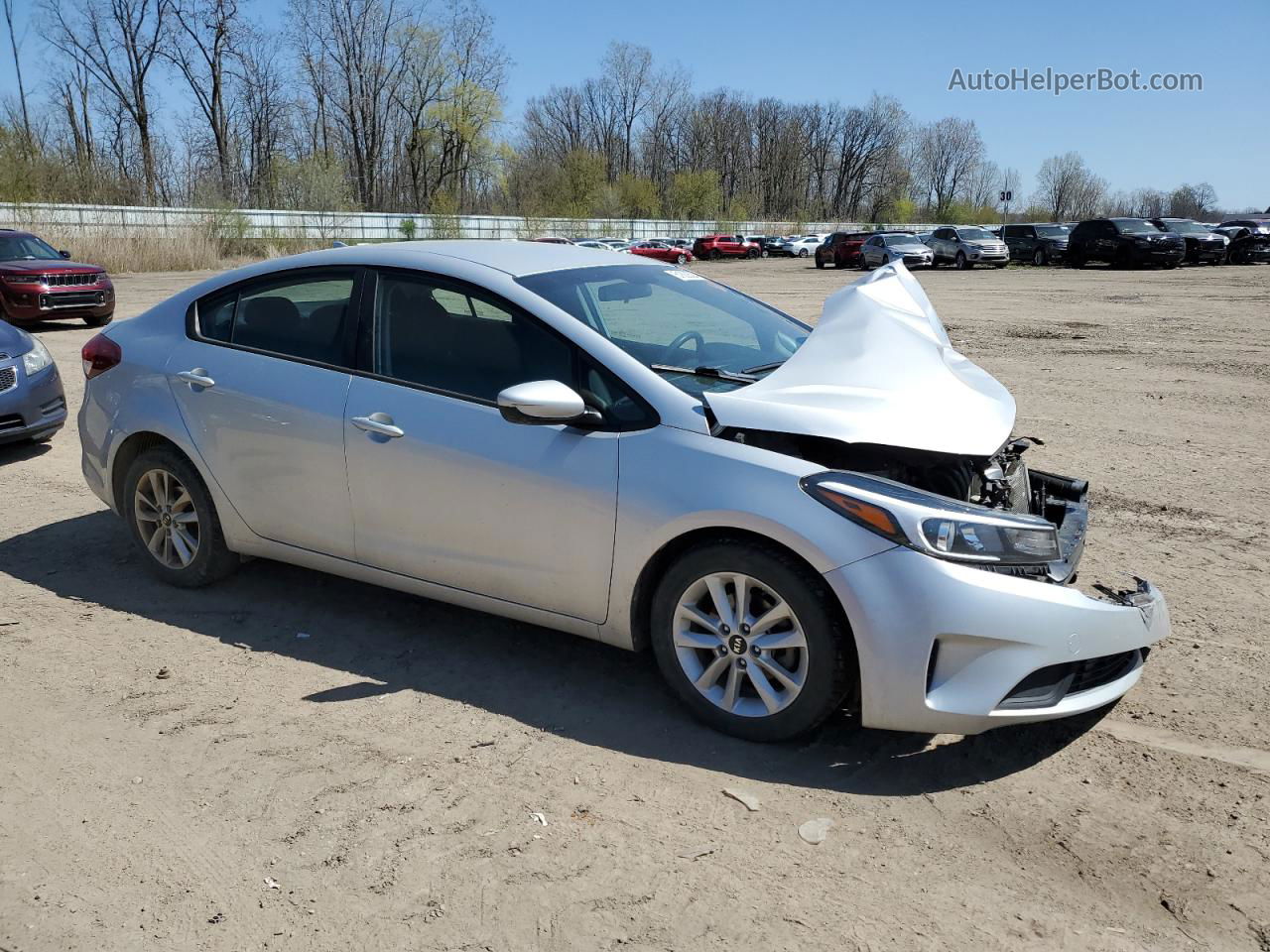 2017 Kia Forte Lx Silver vin: 3KPFL4A75HE012975