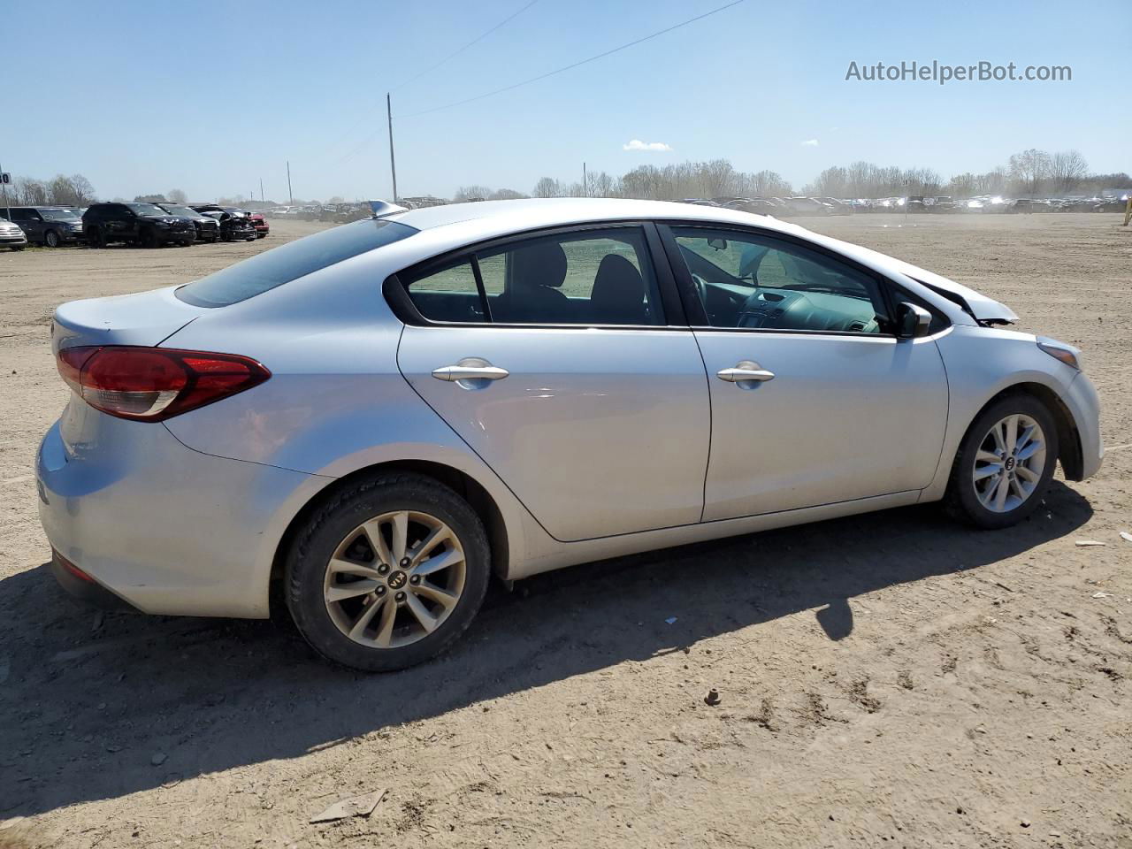 2017 Kia Forte Lx Silver vin: 3KPFL4A75HE012975