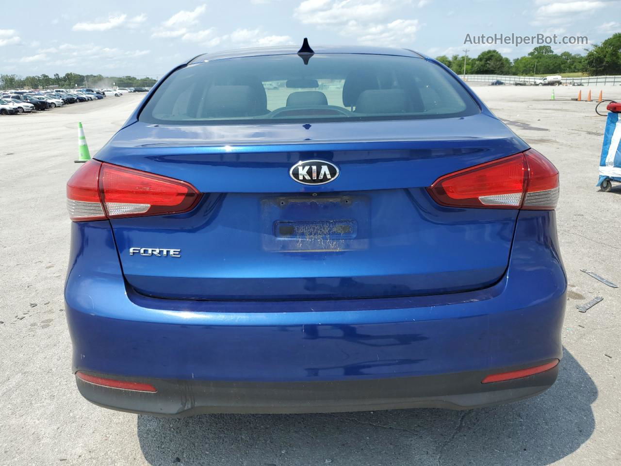 2017 Kia Forte Lx Blue vin: 3KPFL4A75HE117113