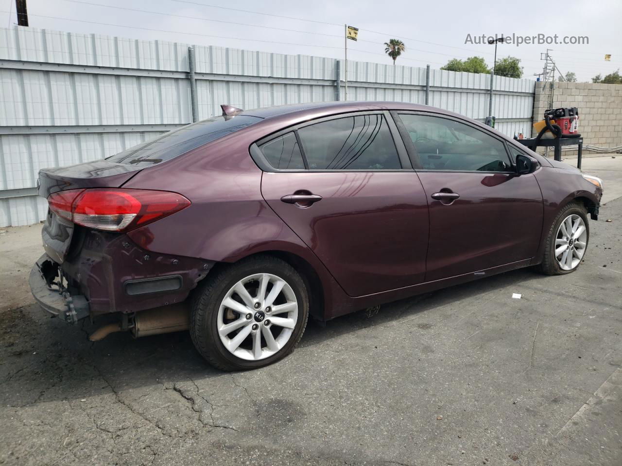 2017 Kia Forte Lx Burgundy vin: 3KPFL4A75HE129942