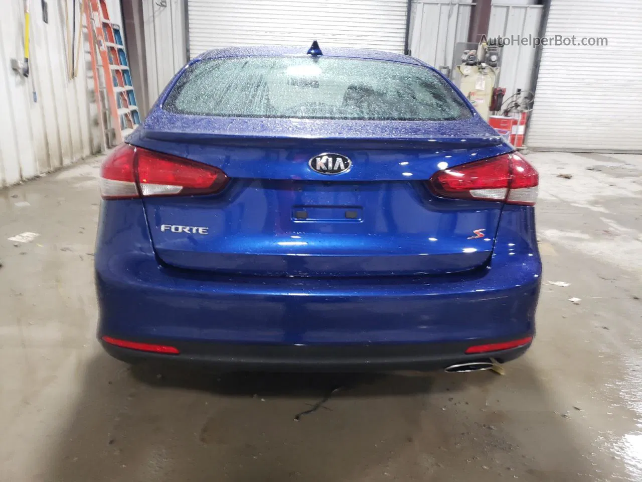 2018 Kia Forte Lx Blue vin: 3KPFL4A75JE192349