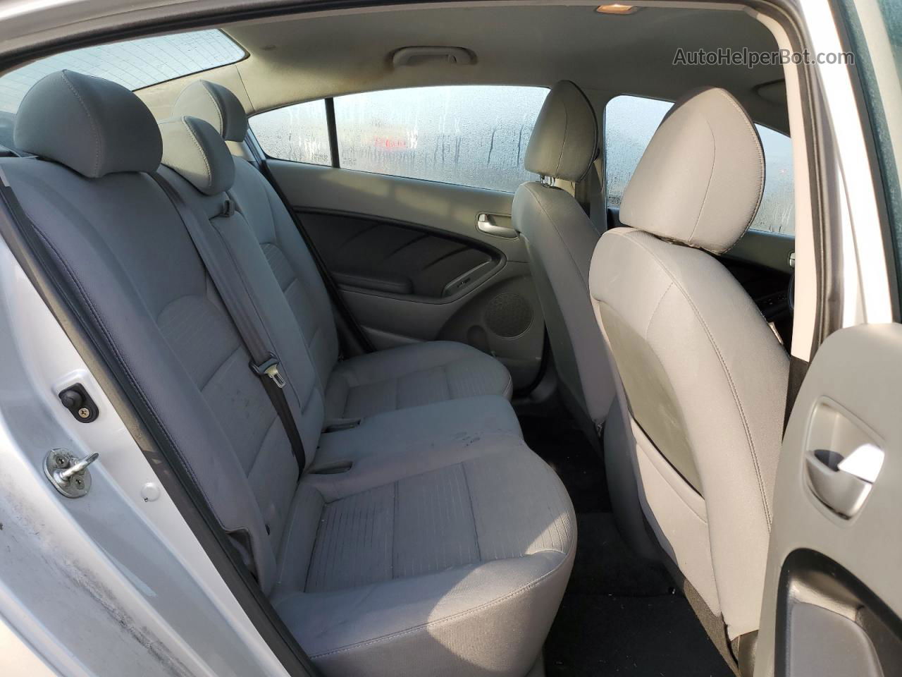 2018 Kia Forte Lx Silver vin: 3KPFL4A75JE196949