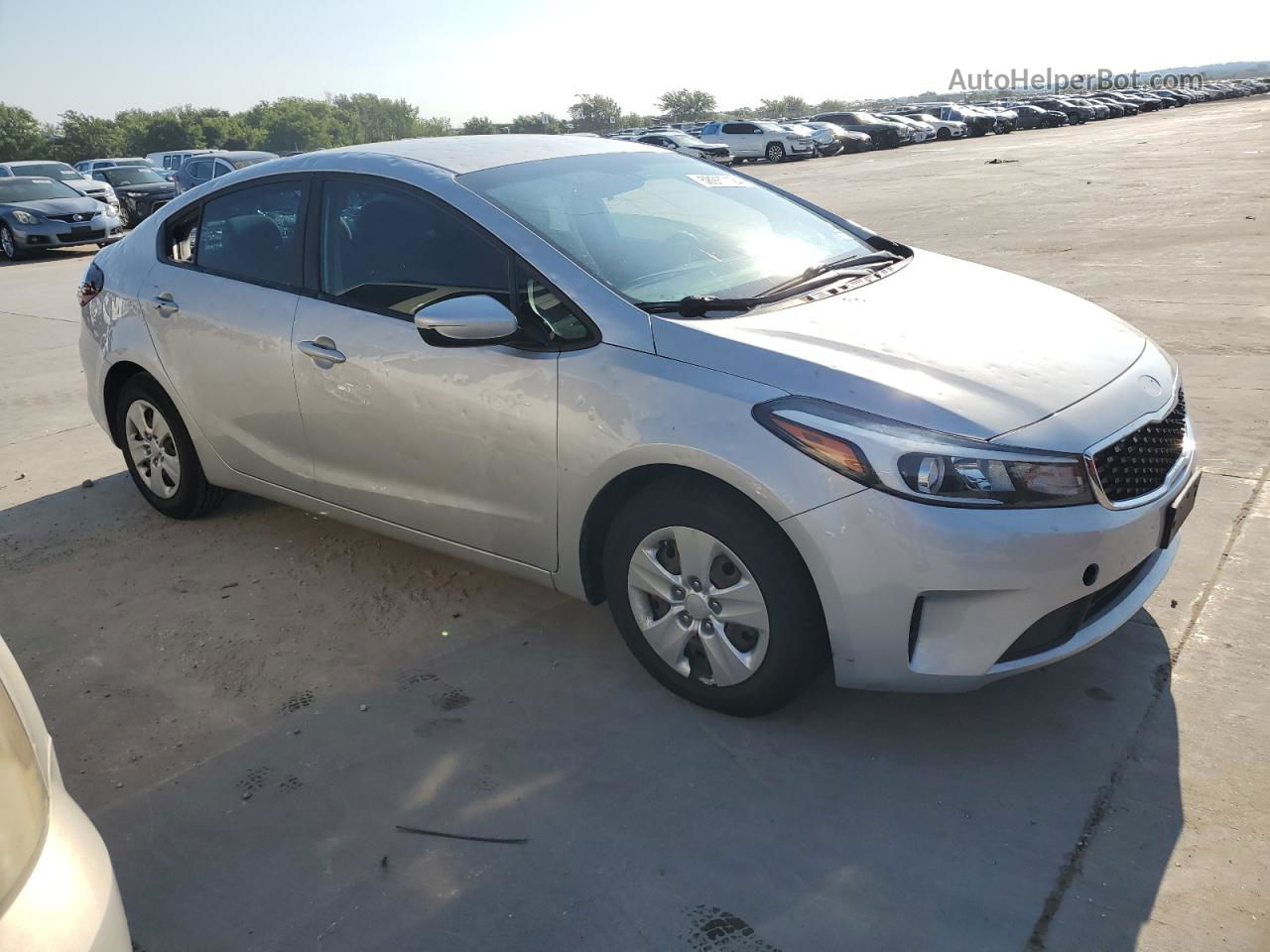 2018 Kia Forte Lx Silver vin: 3KPFL4A75JE205360