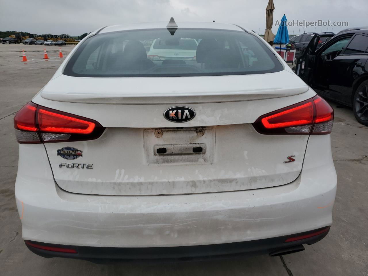 2018 Kia Forte Lx Белый vin: 3KPFL4A75JE214172