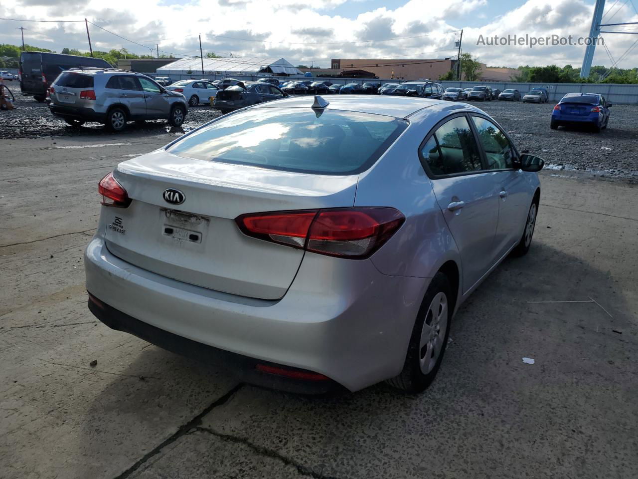 2017 Kia Forte Lx Silver vin: 3KPFL4A76HE066978