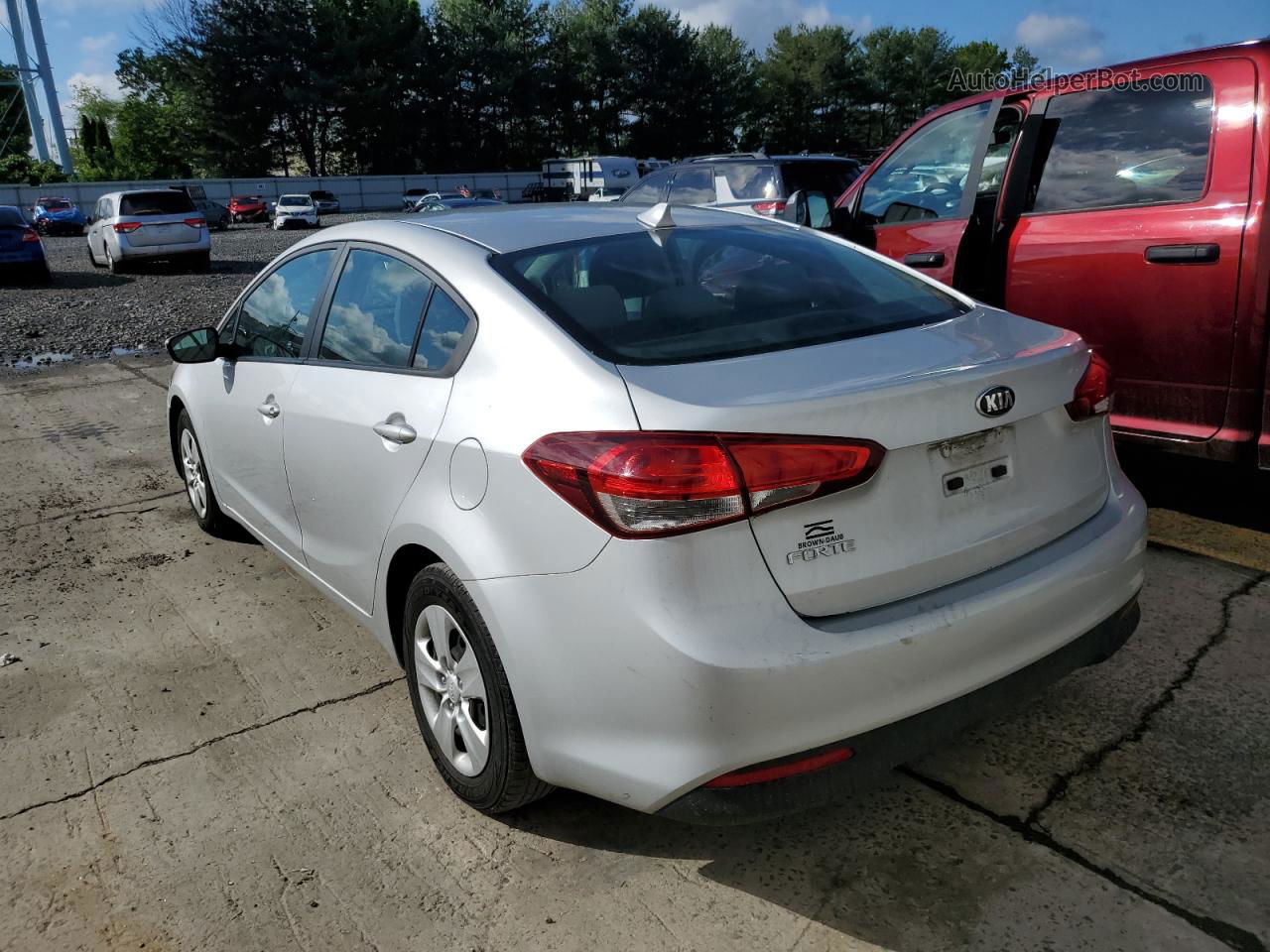 2017 Kia Forte Lx Silver vin: 3KPFL4A76HE066978