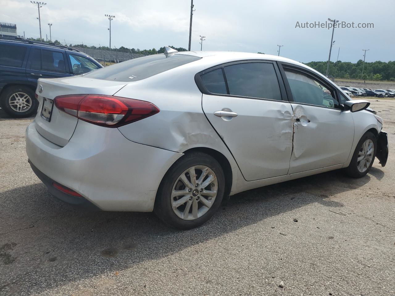 2017 Kia Forte Lx Silver vin: 3KPFL4A76HE075115