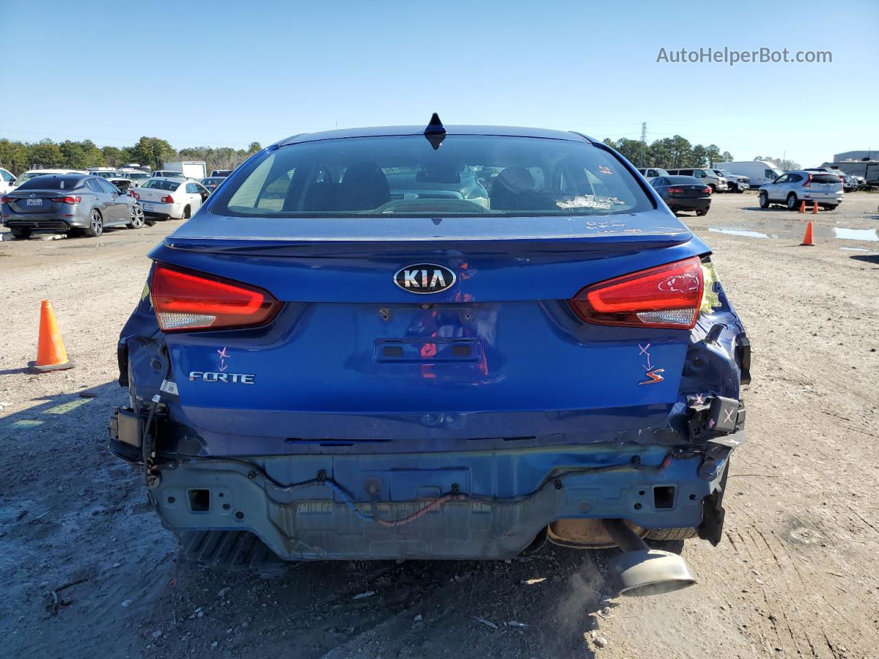 2017 Kia Forte Lx Blue vin: 3KPFL4A76HE116195