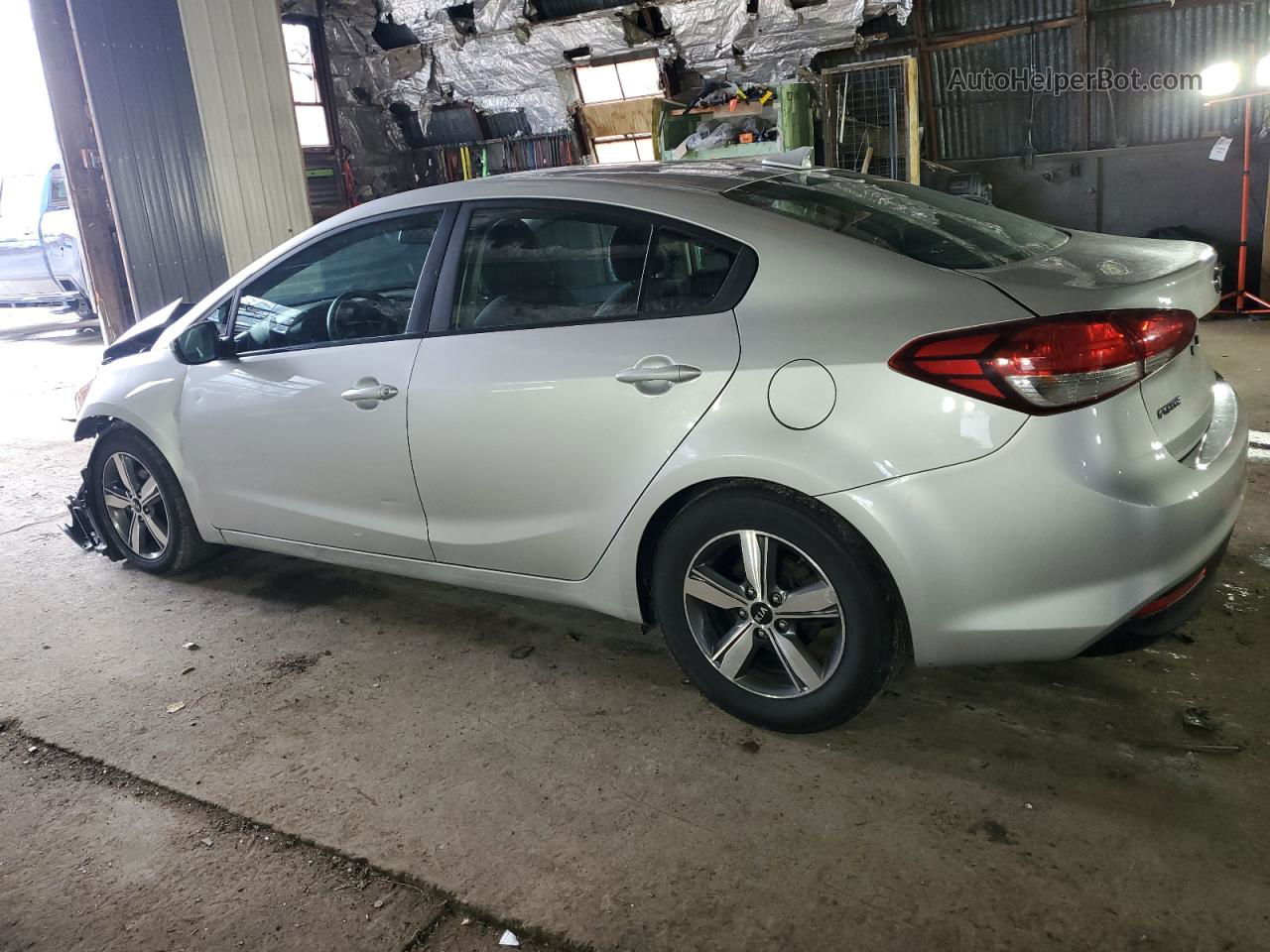 2018 Kia Forte Lx Серебряный vin: 3KPFL4A76JE172496