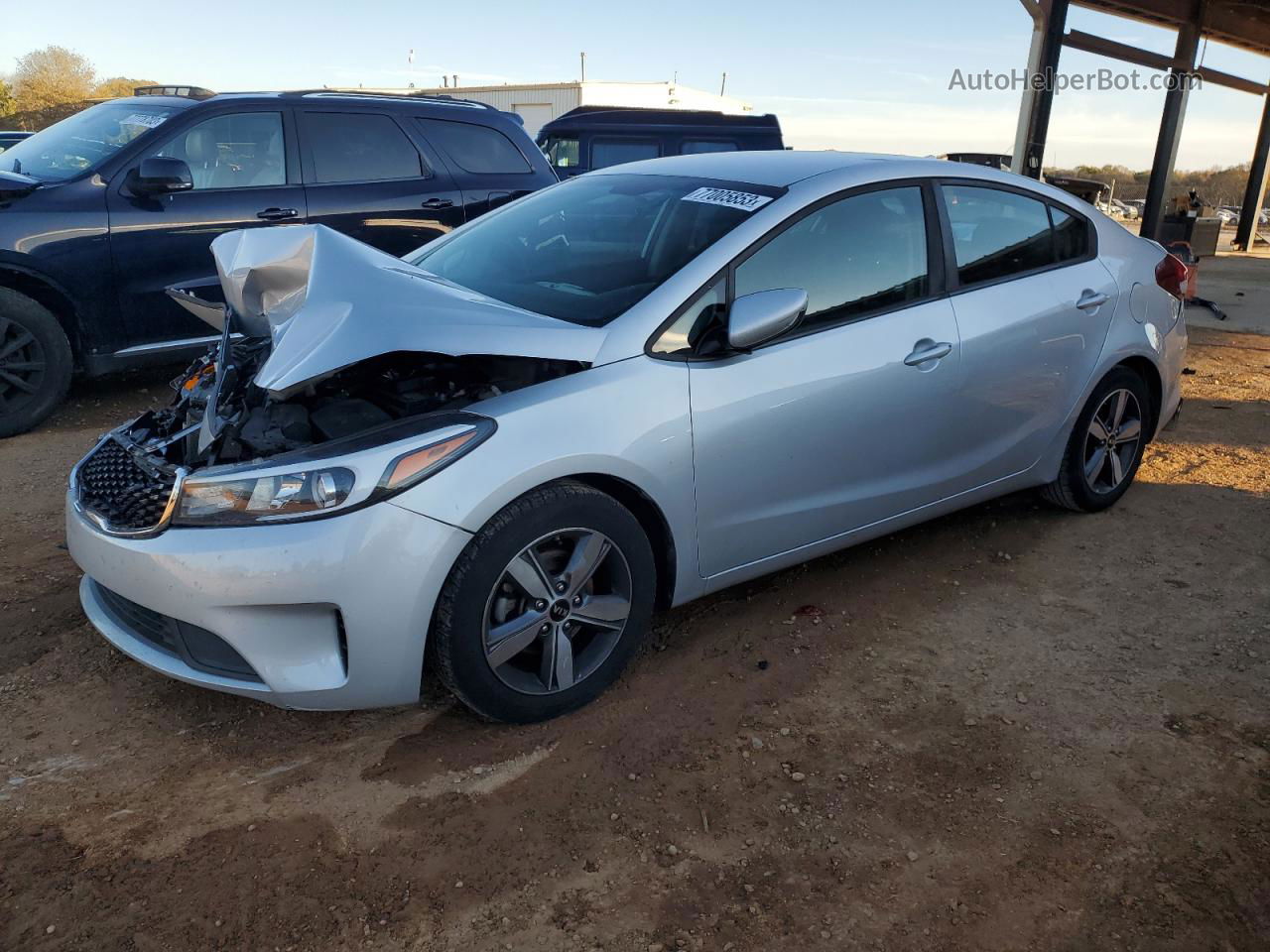 2018 Kia Forte Lx Серебряный vin: 3KPFL4A76JE240053