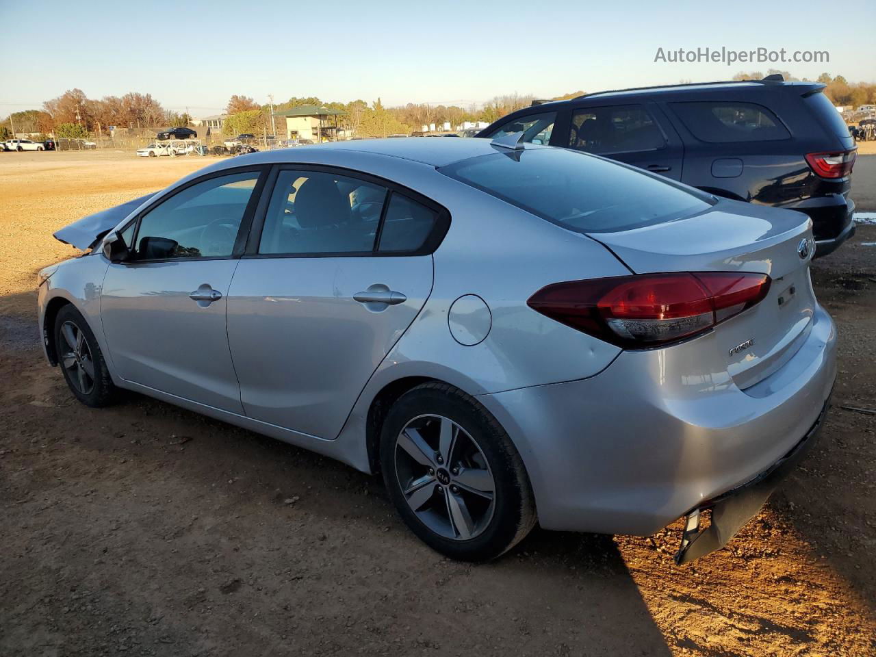 2018 Kia Forte Lx Silver vin: 3KPFL4A76JE240053