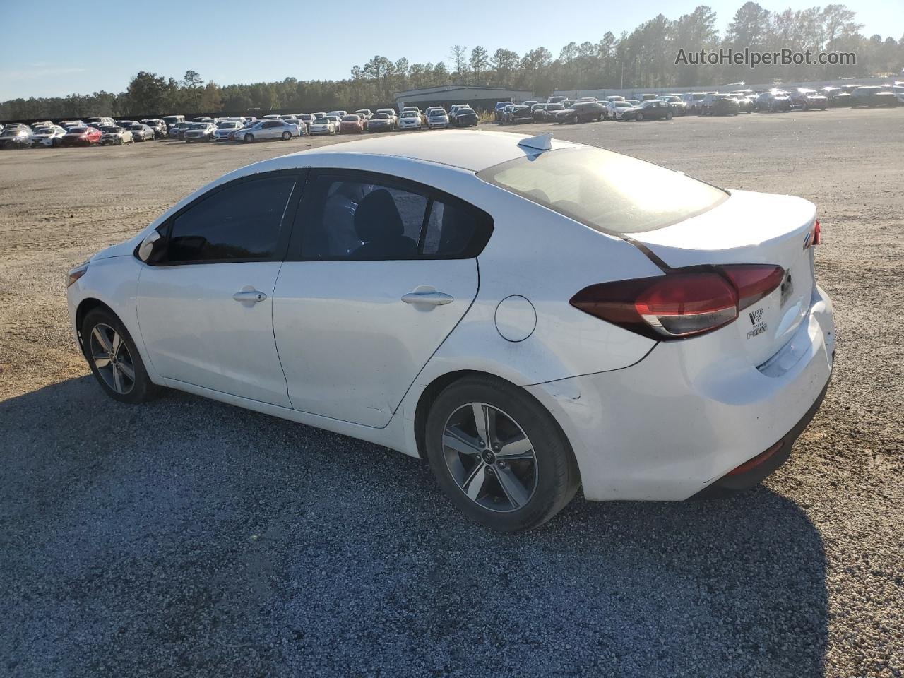 2018 Kia Forte Lx White vin: 3KPFL4A76JE241462