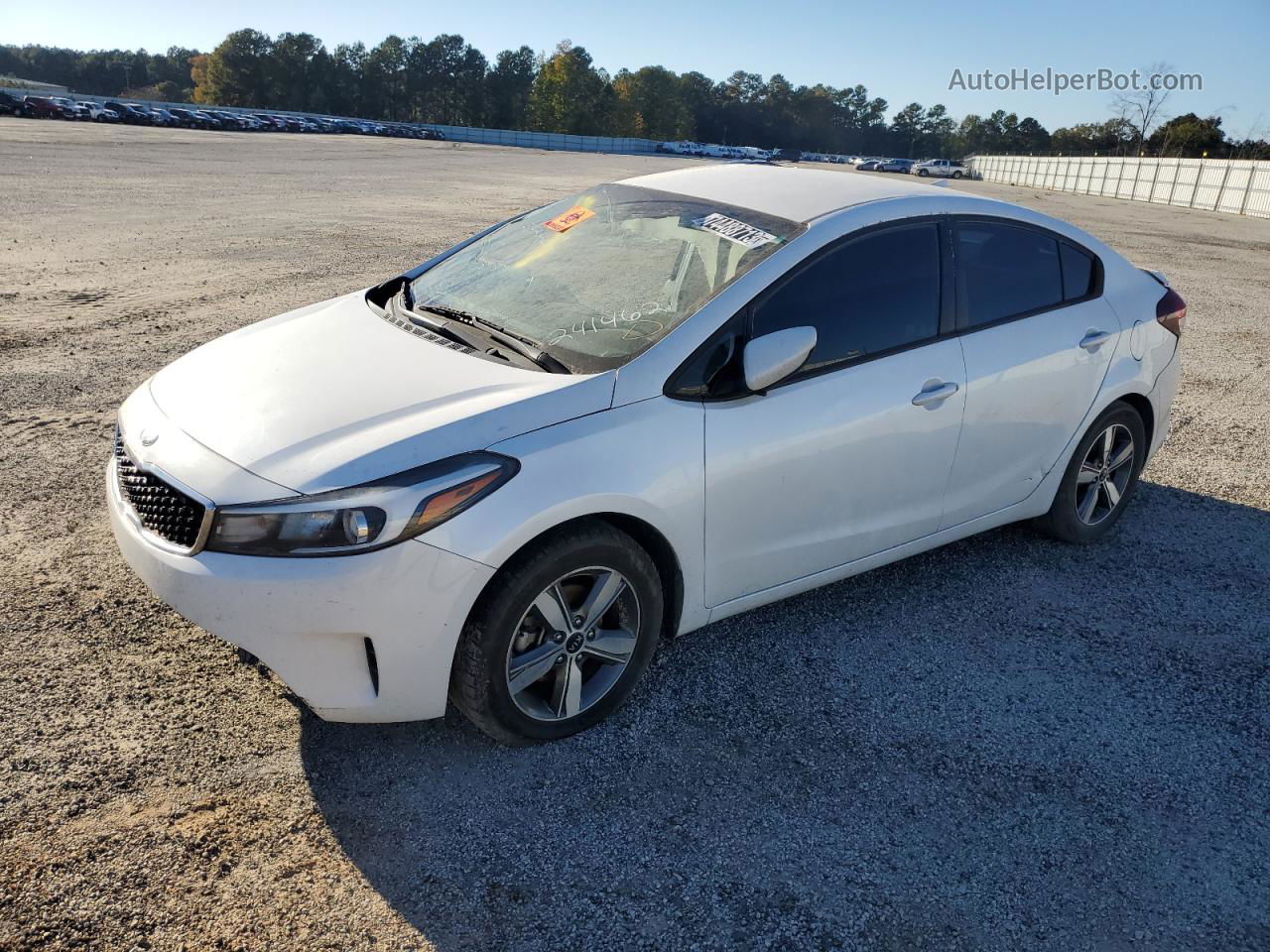 2018 Kia Forte Lx White vin: 3KPFL4A76JE241462