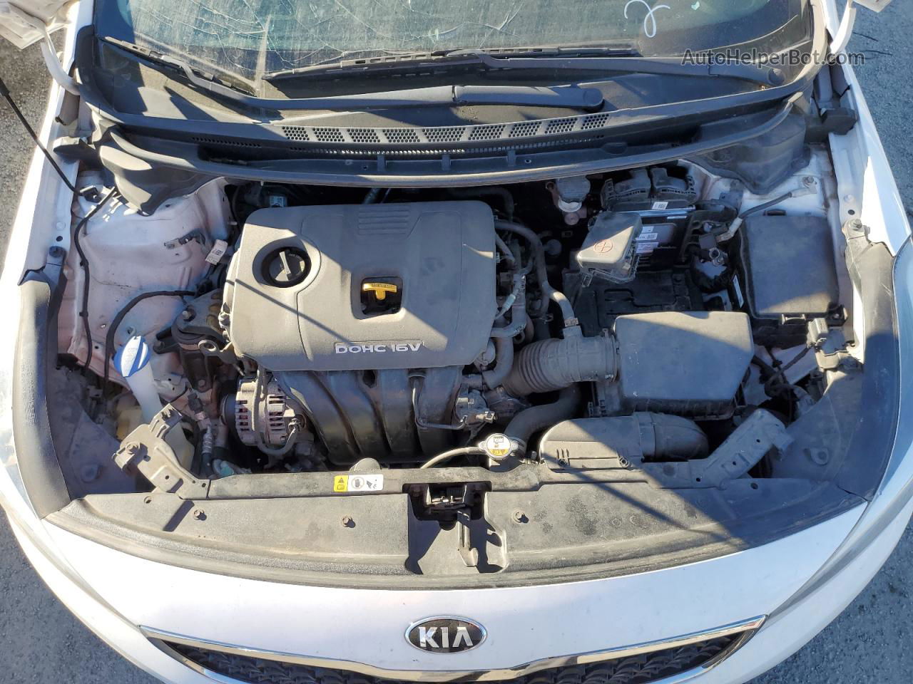 2018 Kia Forte Lx Белый vin: 3KPFL4A76JE241462