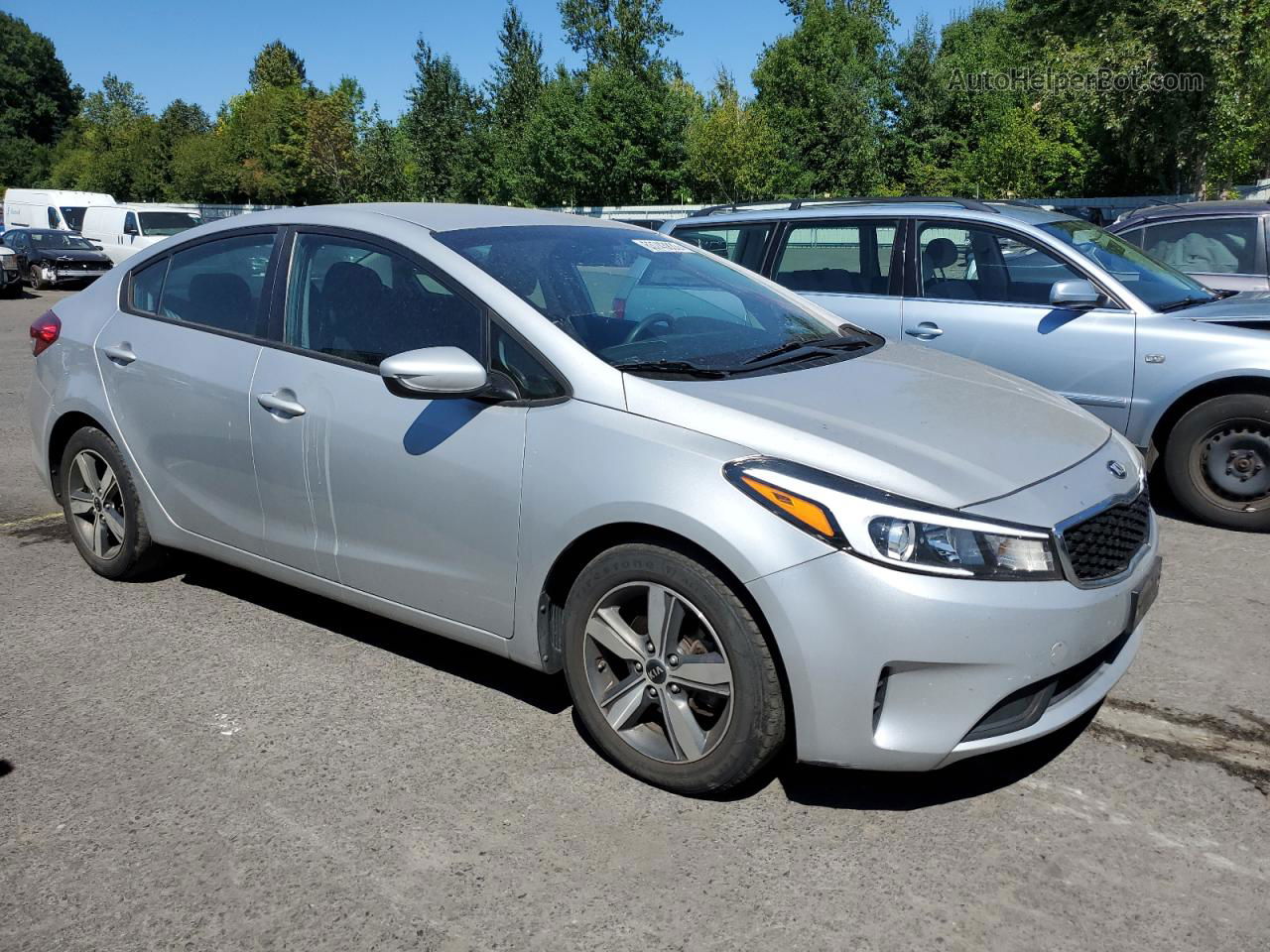 2018 Kia Forte Lx Silver vin: 3KPFL4A76JE250050