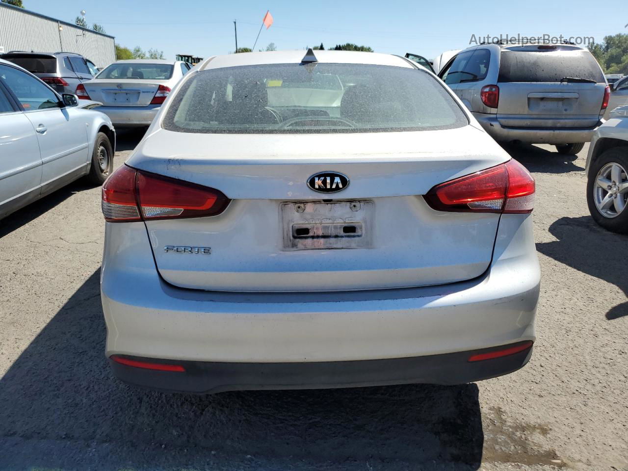 2018 Kia Forte Lx Silver vin: 3KPFL4A76JE250050