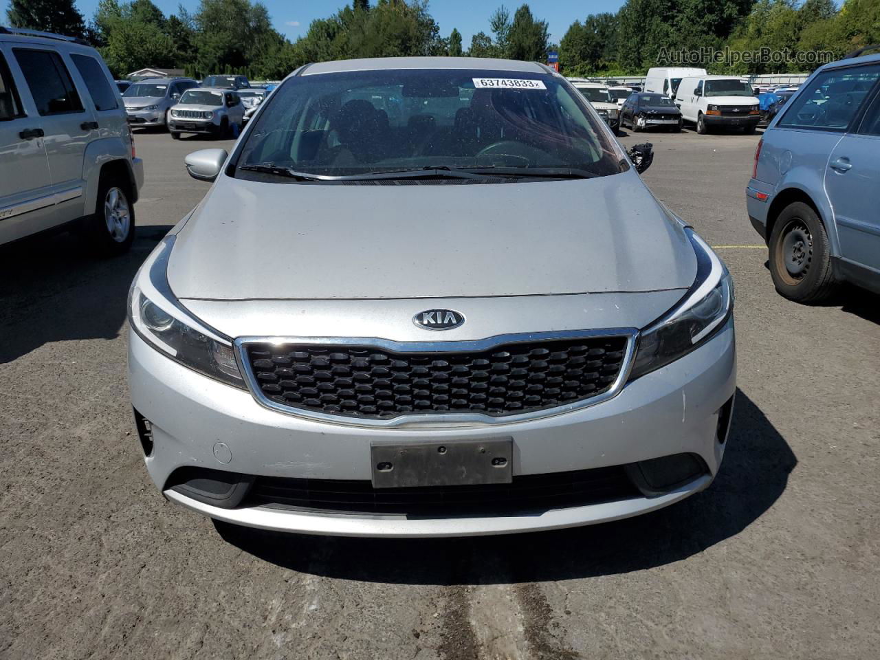 2018 Kia Forte Lx Silver vin: 3KPFL4A76JE250050