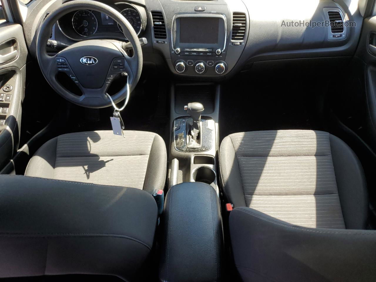 2018 Kia Forte Lx Silver vin: 3KPFL4A76JE250050