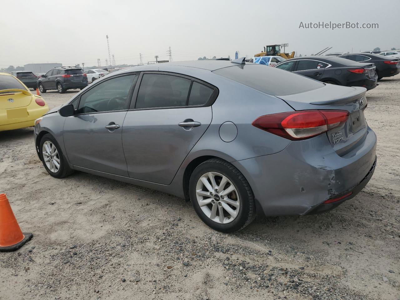 2017 Kia Forte Lx Серый vin: 3KPFL4A77HE012203